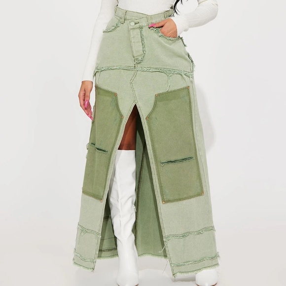 Fashion Nova Split Front Denim Maxi Skirt NWT Size XL - Picture 1 of 3